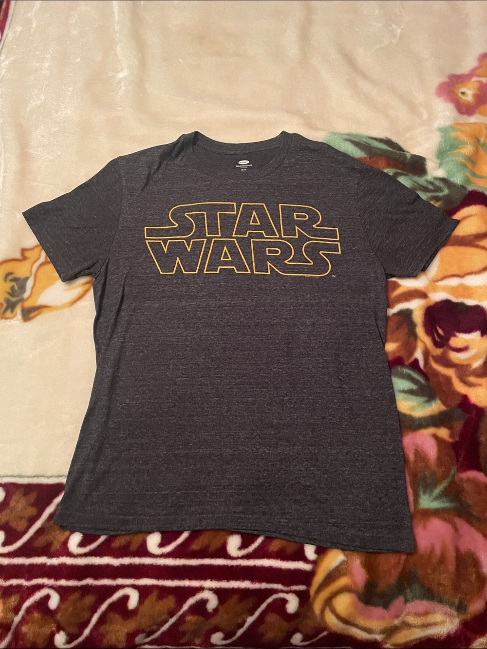 Old Navy Collectabilitees Star Wars Men's Dark Gray Tee with Yellow Logo Size M
